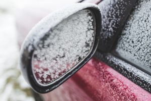 Bra vintersikt i bilen med extraljus